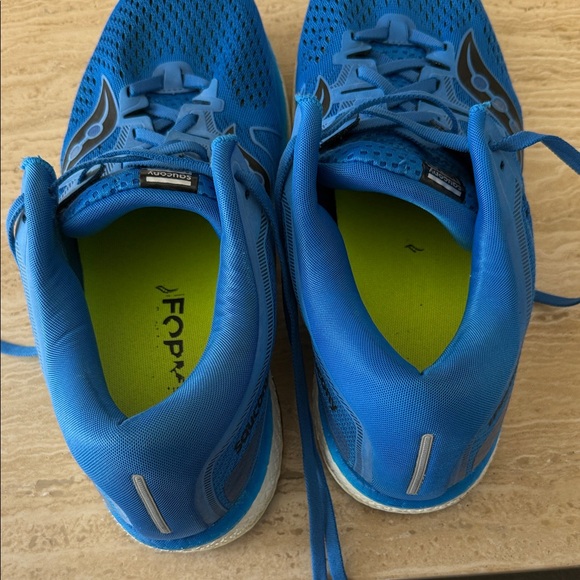 Saucony Blue size 11 Triumph Series 150 running shoes - Picture 3 of 7